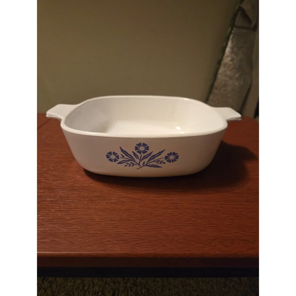 Vintage Corning Ware Blue Cornflower‎ 1 Qt Casserole Dish P-1-B Made in USA